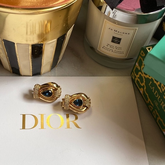 VINTAGE Christian Dior gold tone blue and clear crystals clip on earrings - Picture 14 of 16